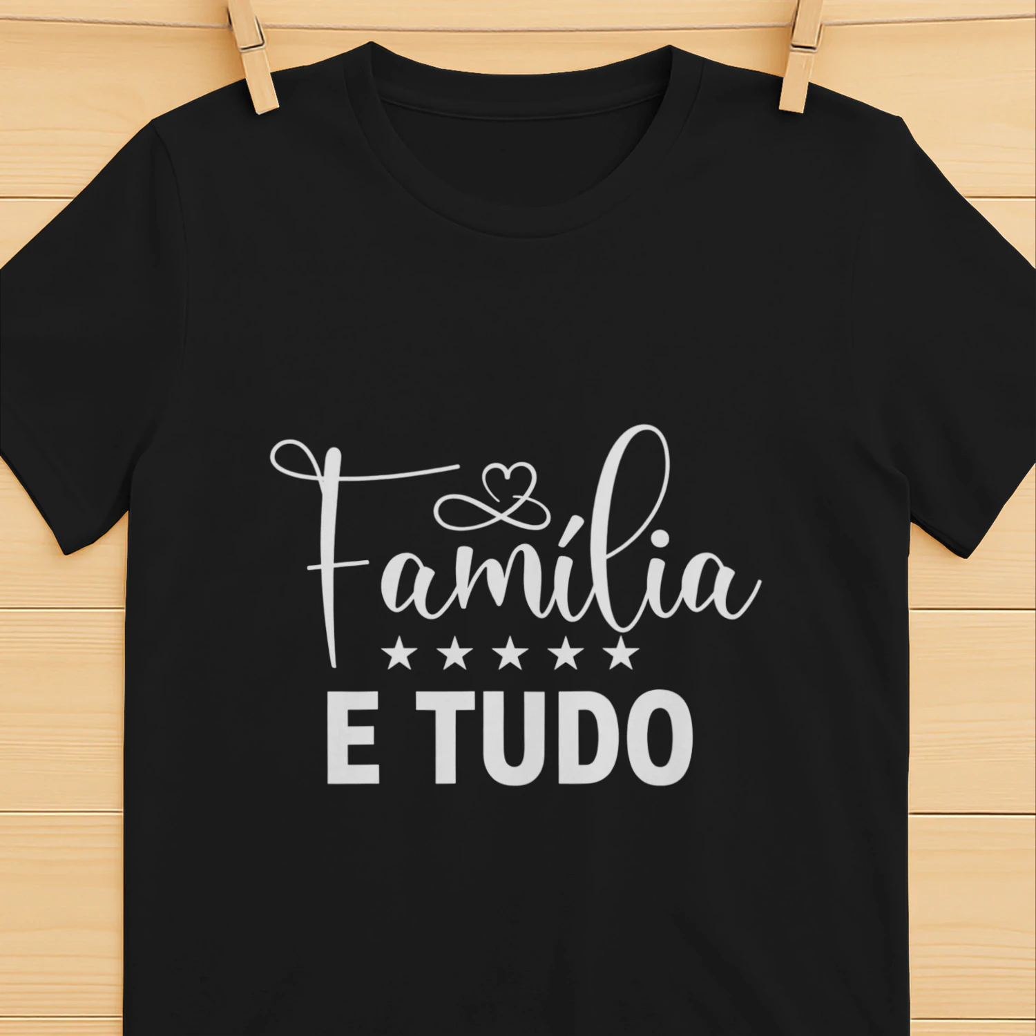 T-shirt “ A família é tudo” ✨