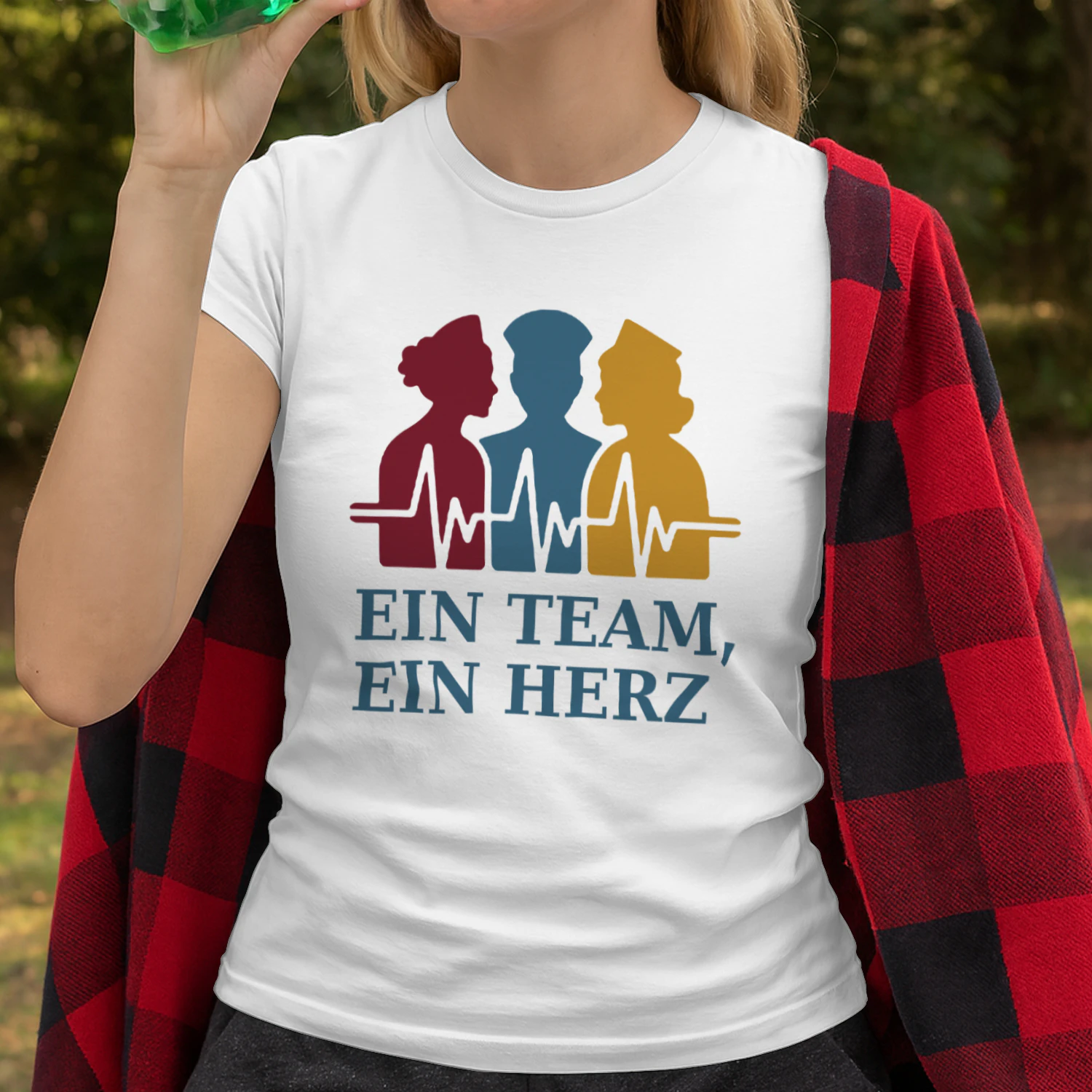 Ein Team, ein Herz – T-Shirt für Pflegekräfte & Geschenkidee