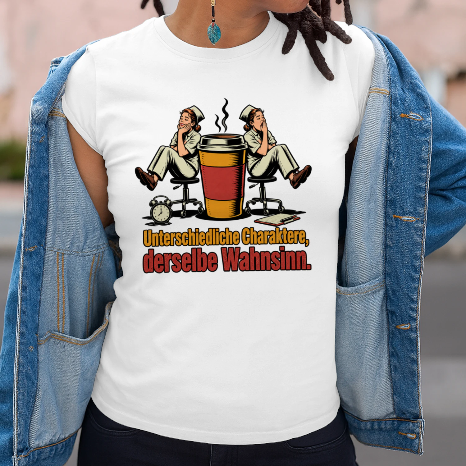 **Pflegekräfte Nachtschicht T-Shirt – Unterschiedliche Charaktere, derselbe Wahnsinn**