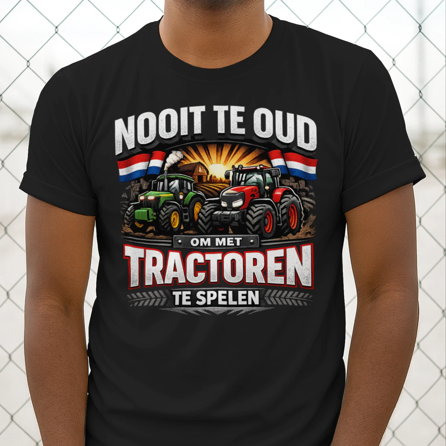 Nooit Te Oud Om Met Tractoren Te Spelen – Grappig Nederlands Tractor T-Shirt