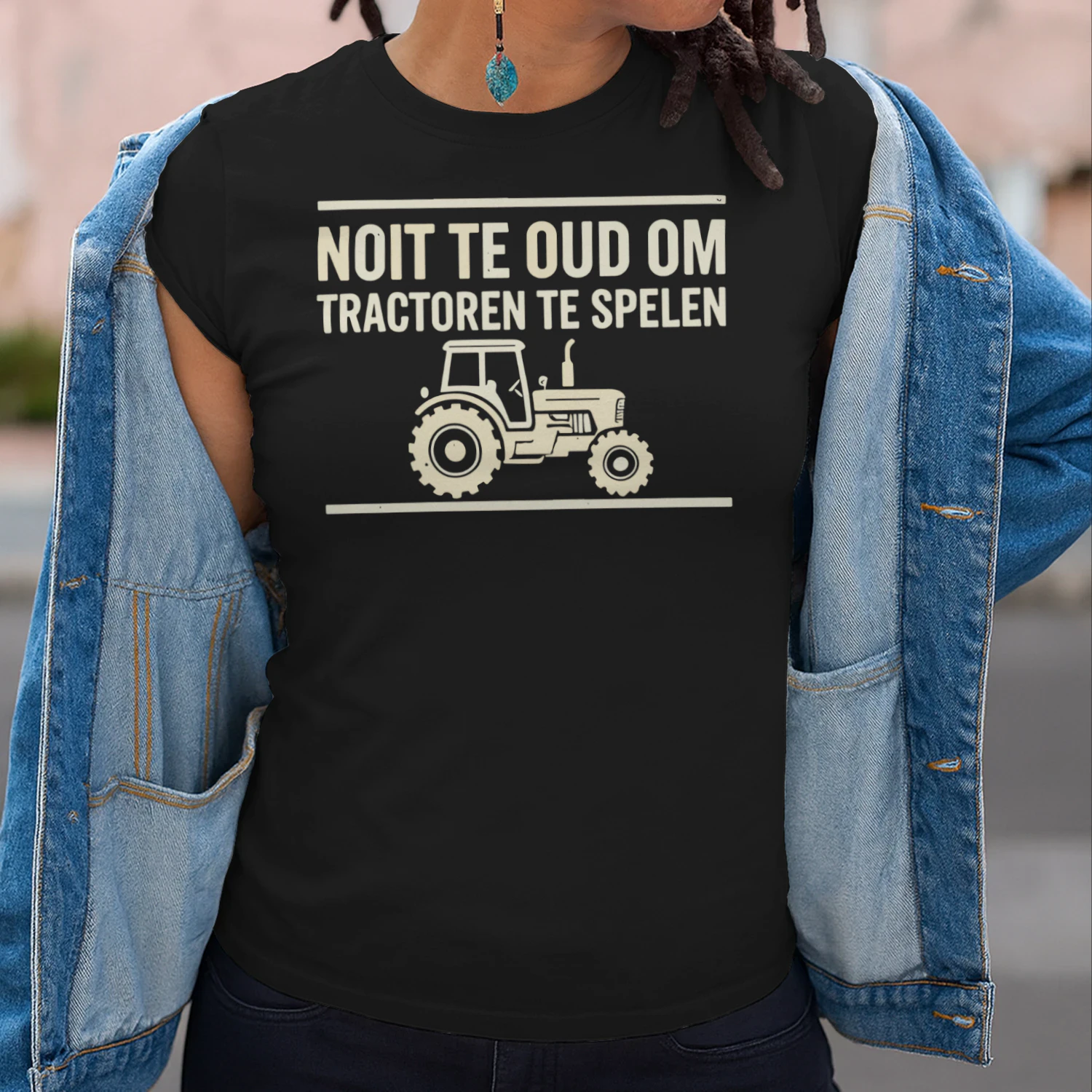 Nooit Te Oud Om Met Tractoren Te Spelen – Grappig Tractor T-Shirt voor Boeren