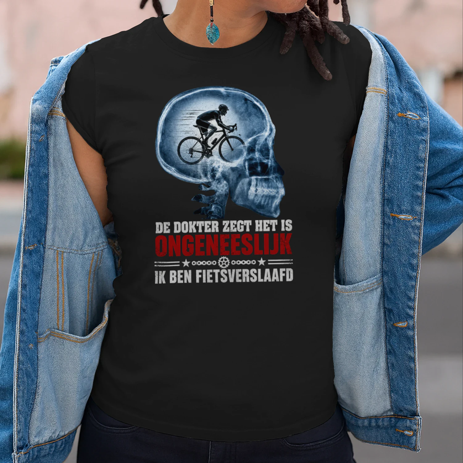 Fietsverslaafd T-Shirt – De Dokter Zegt Het Is Ongeneeslijk | Cadeau voor Wielrenners