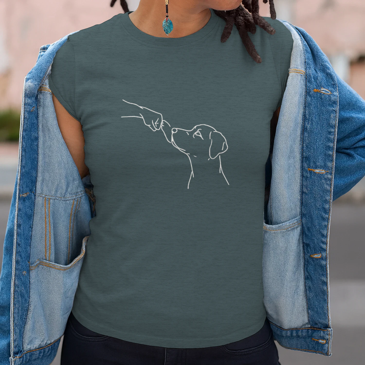 Minimalist Golden Retriever T-Shirt