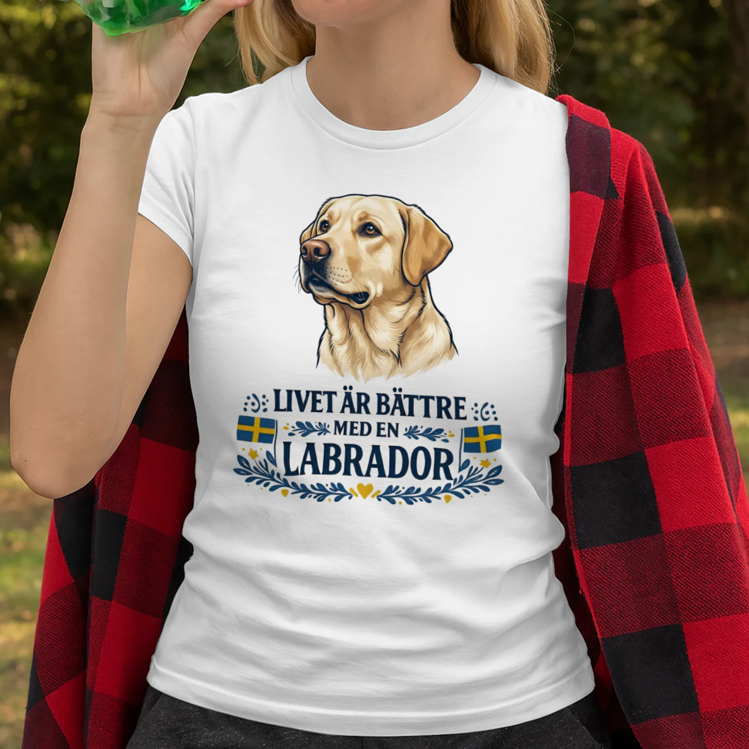Livet är bättre med en Labrador - T-shirt