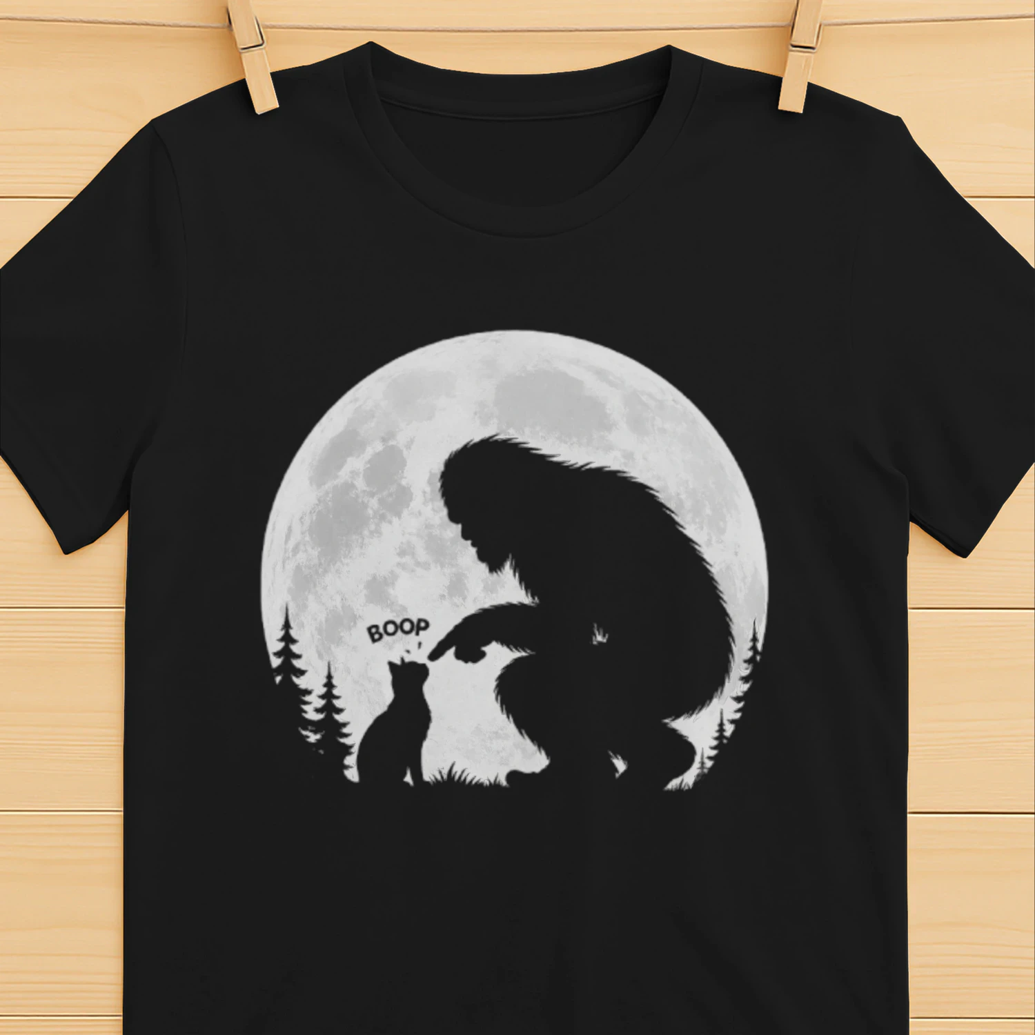 Fun Hand Boop Nose Bigfoot Sasquatch Cat Full Moon T-Shirt