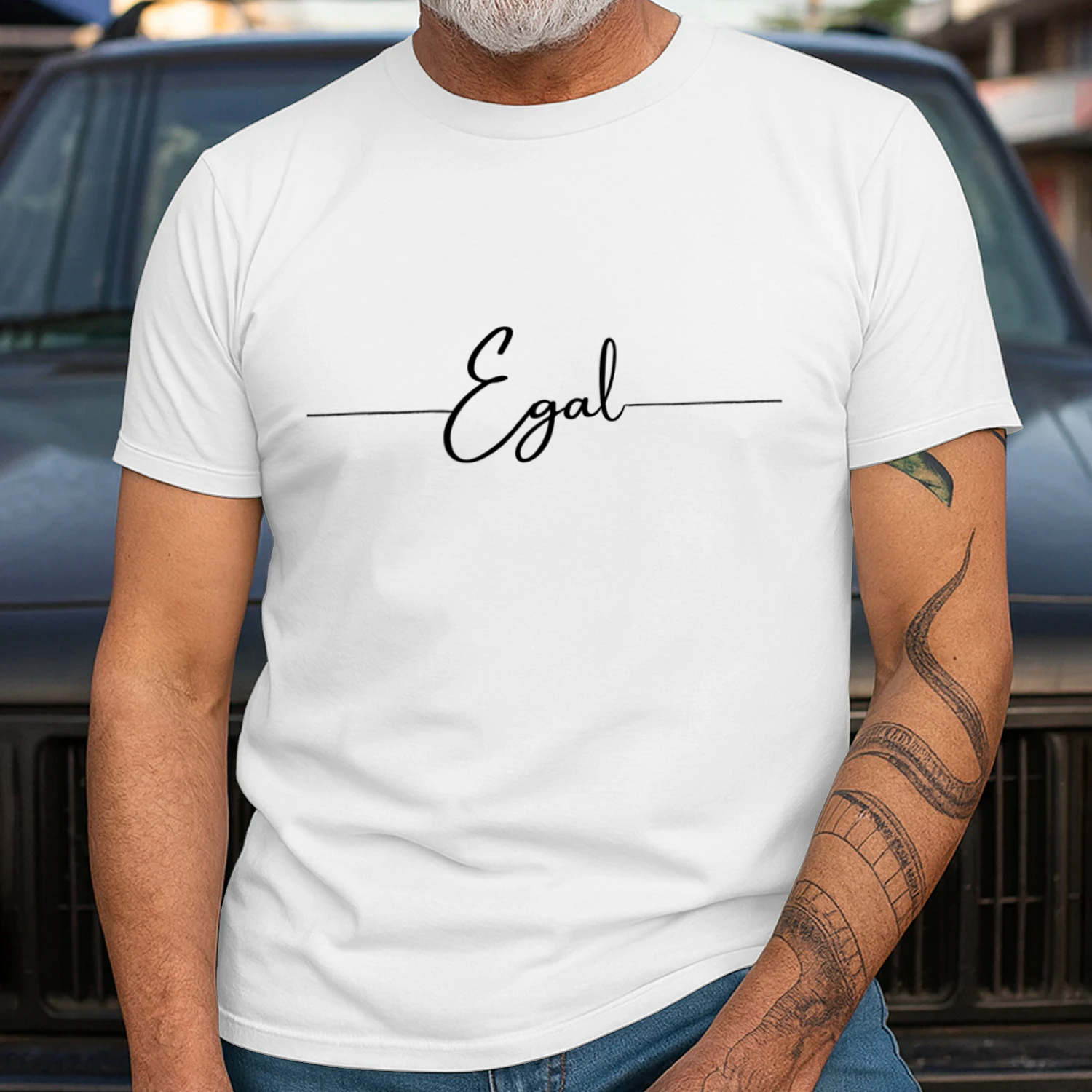 Egal - Minimalistisches Statement-Shirt
