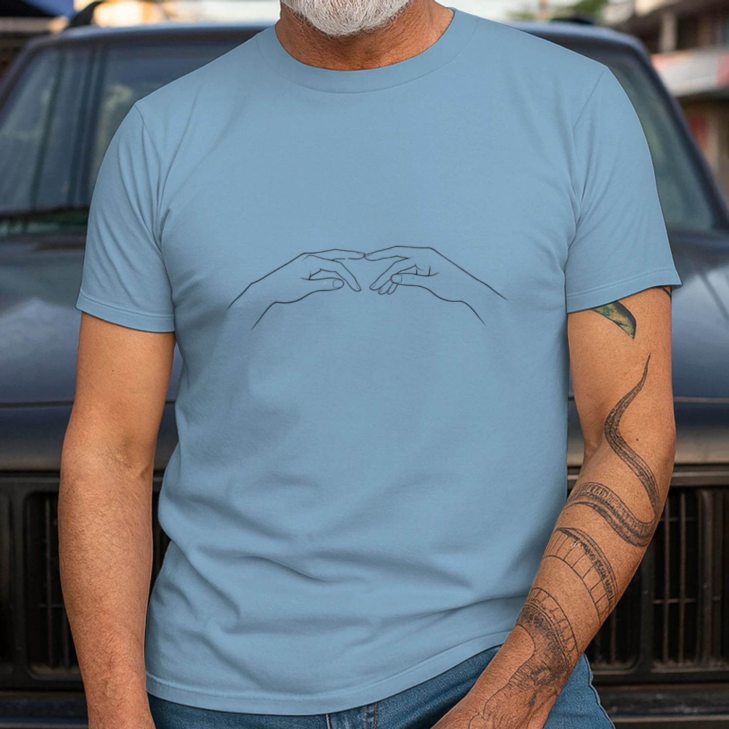 Hand in Hand - Minimalistisches T-Shirt