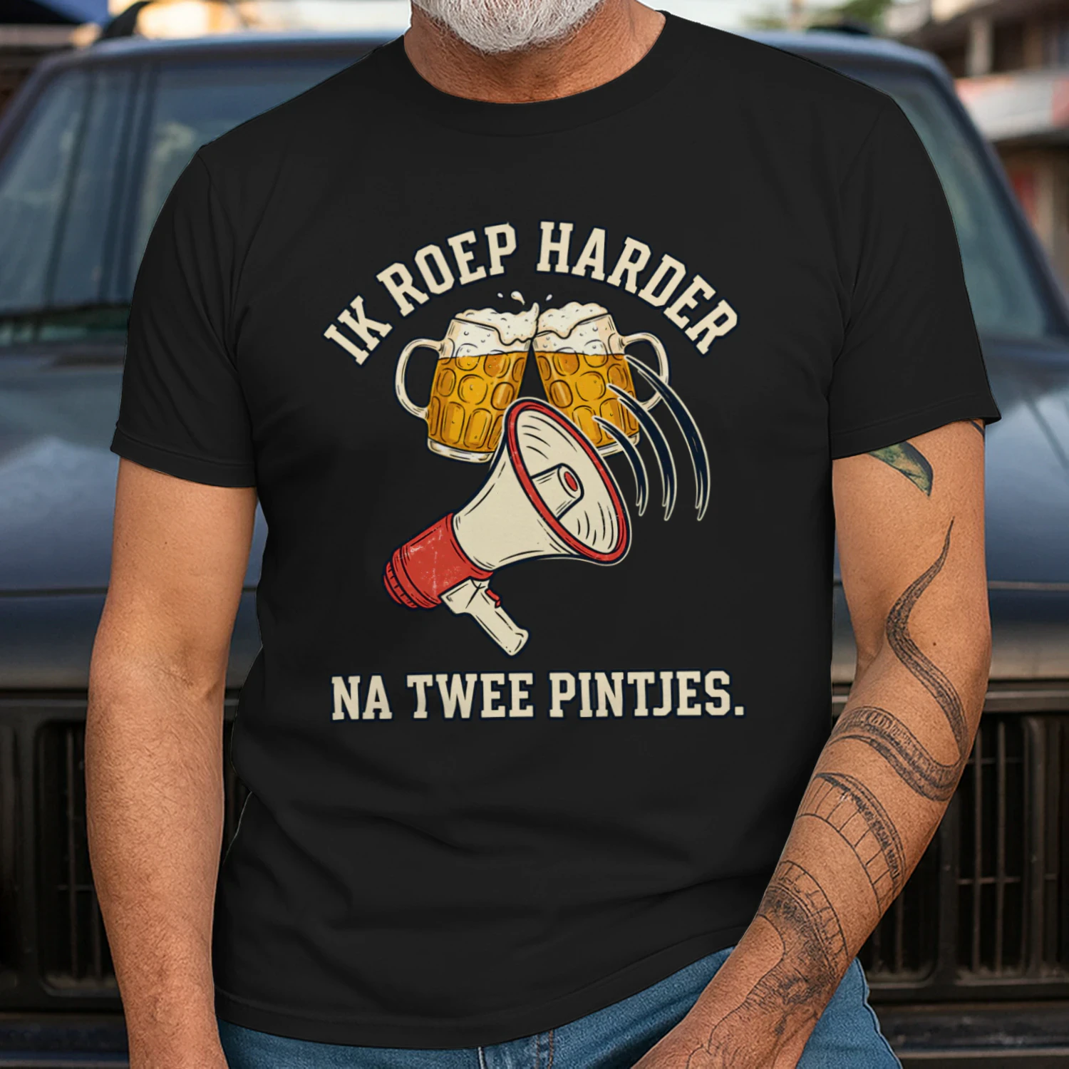 IK ROEP HARDER NA TWEE PINTJES.