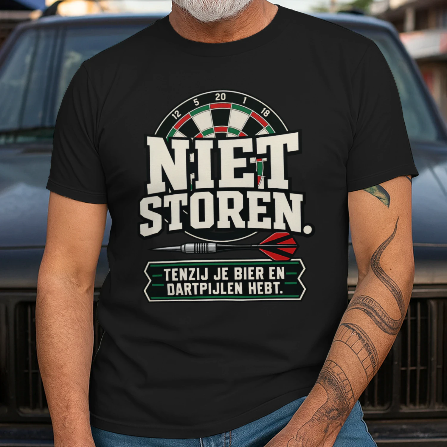 Beperkte Editie - “NIET STOREN.” “TENZIJ JE BIER EN DARTPIJLEN HEBT.”
