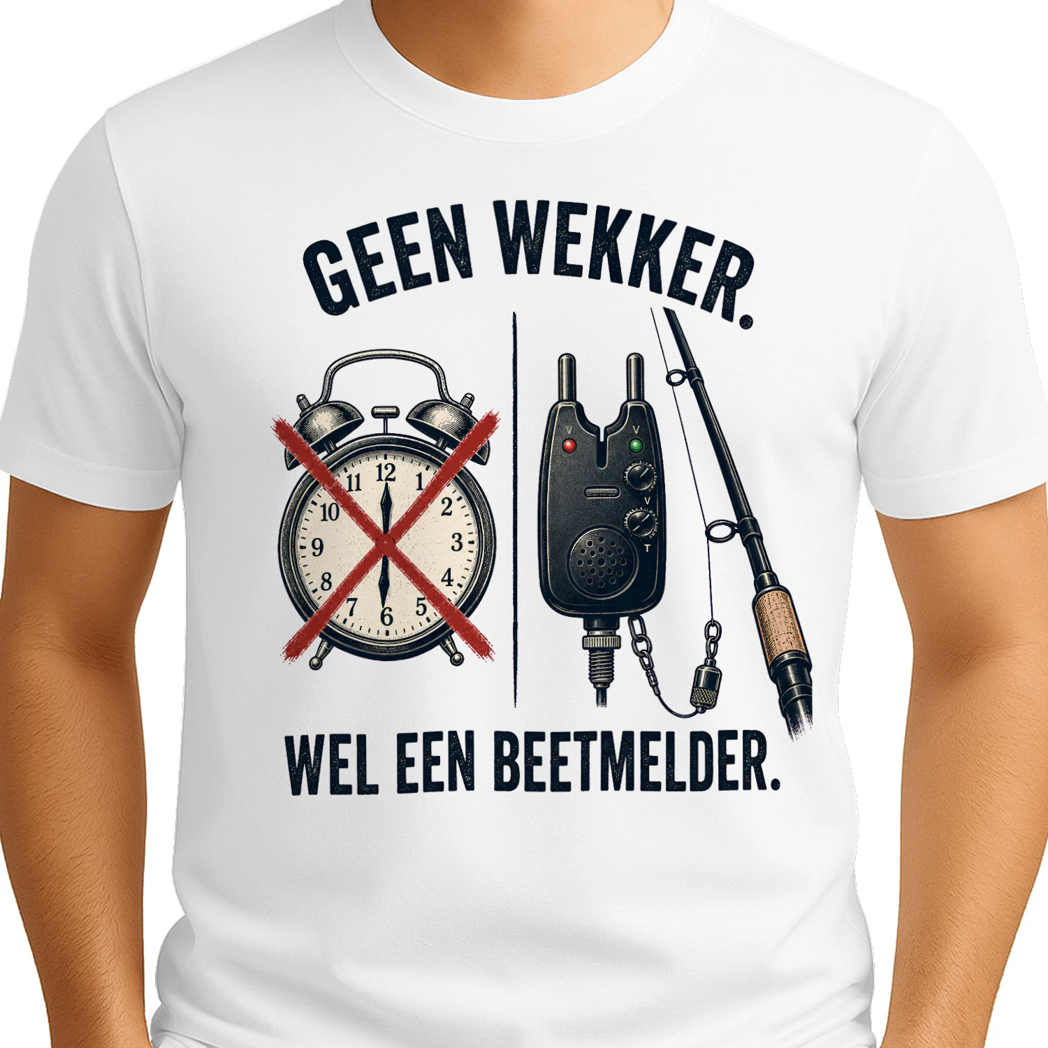 Geen Wekker, Wel Een Beetmelder – Karpervisser T-Shirt