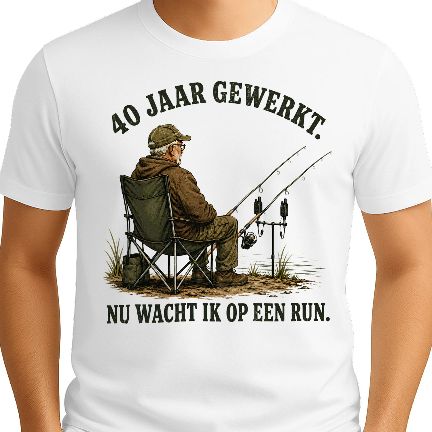 40 Jaar Gewerkt, Nu Wacht Ik Op Een Run – Karpervisser Pensioen T-Shirt