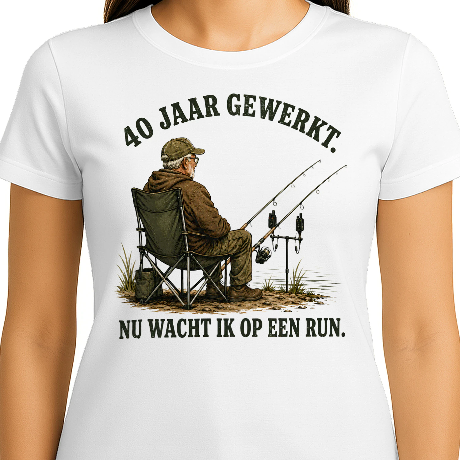 40 Jaar Gewerkt, Nu Wacht Ik Op Een Run – Karpervisser Pensioen T-Shirt