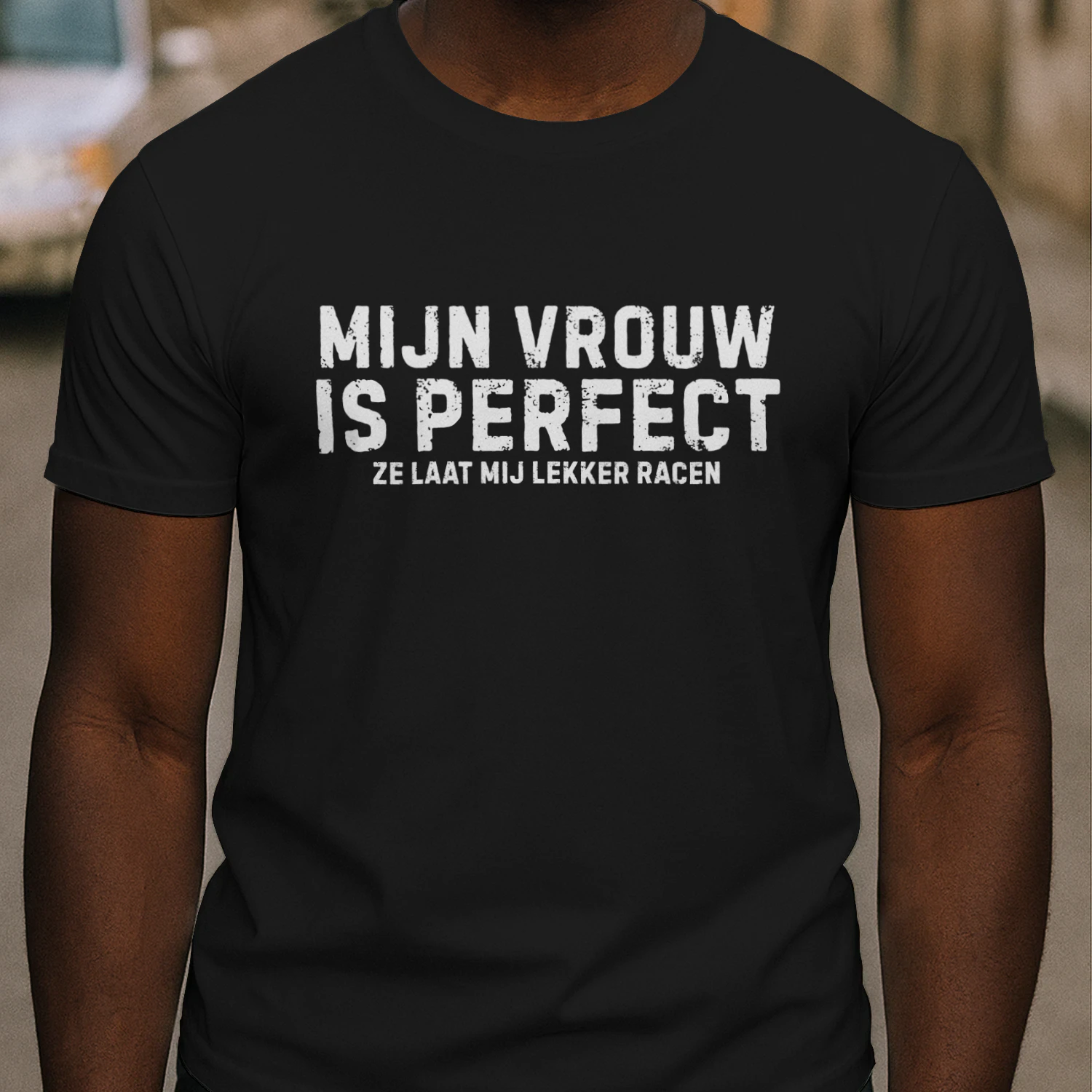 MIJN VROUW IS PERFECT. ZE LAAT MIJ LEKKER RACEN....