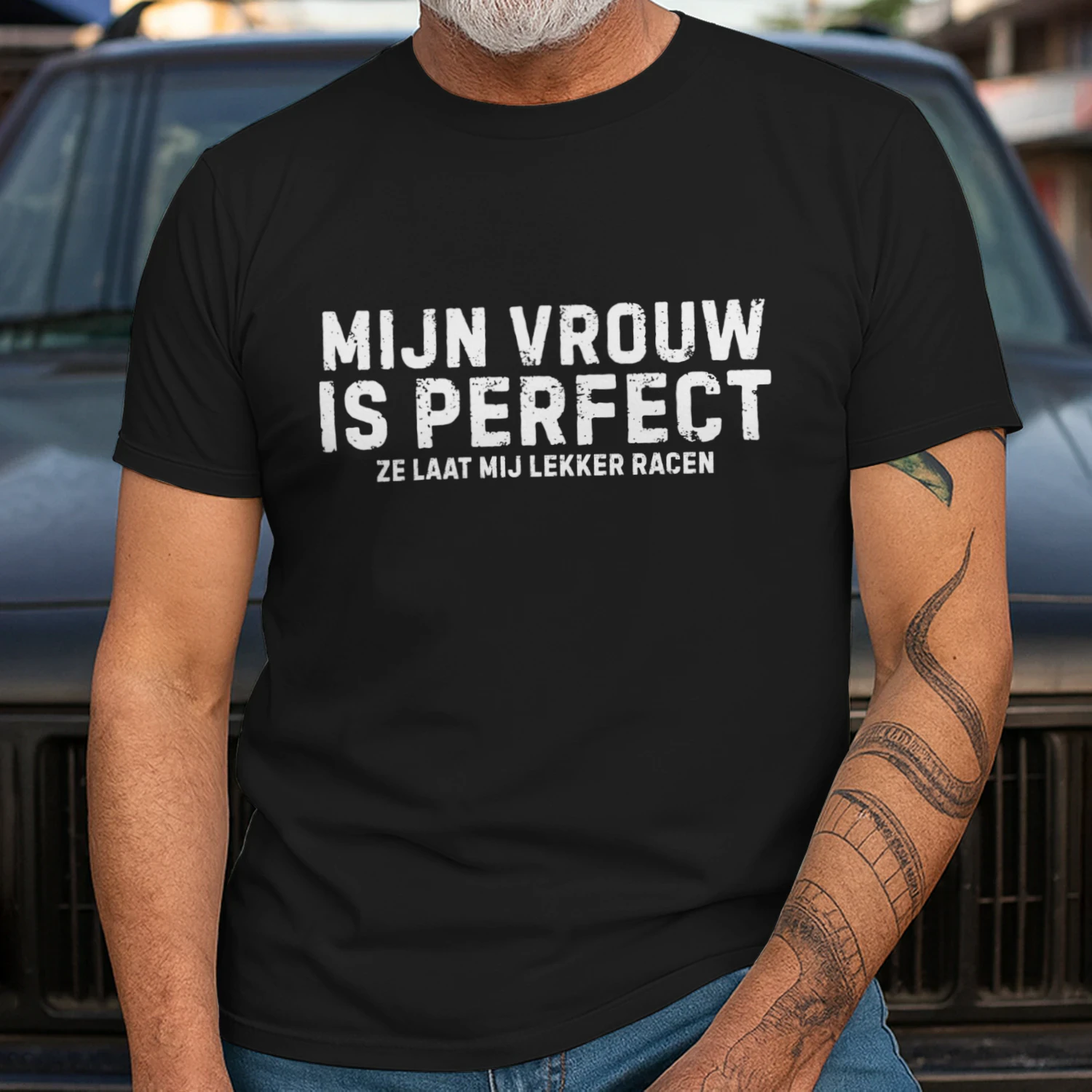 MIJN VROUW IS PERFECT. ZE LAAT MIJ LEKKER RACEN....