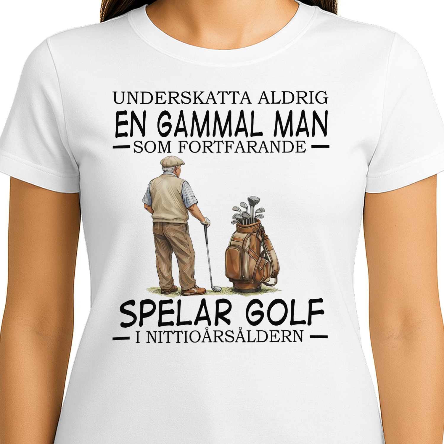 SPELAR GOLF