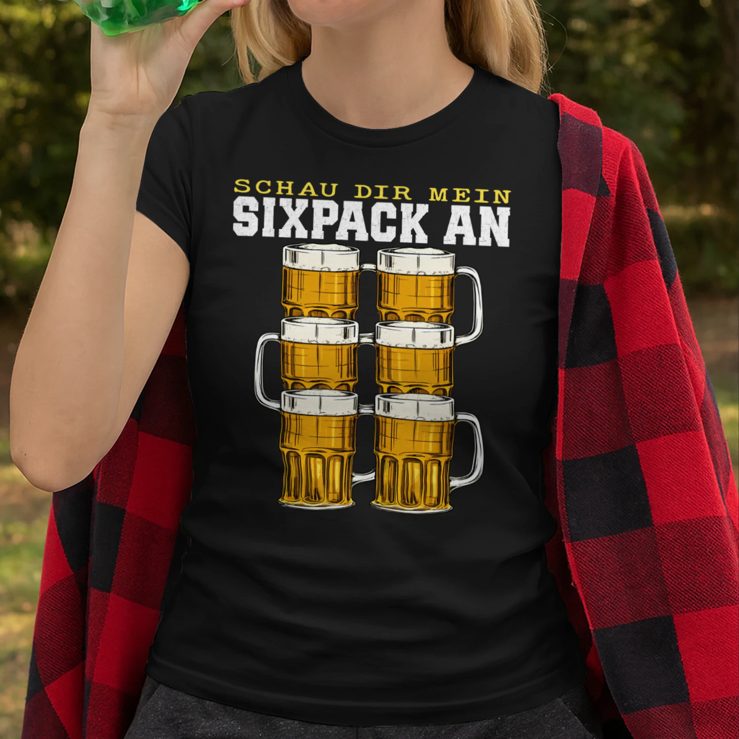 Schau dir mein Sixpack an – Lustiges Bier T-Shirt für Männer | Fun Shirt mit Bierkrügen