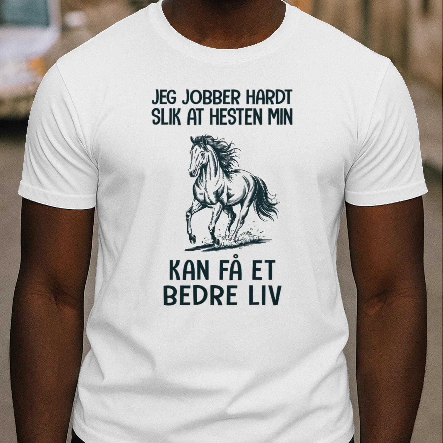 Jeg jobber hardt slik at hesten min kan få et bedre liv