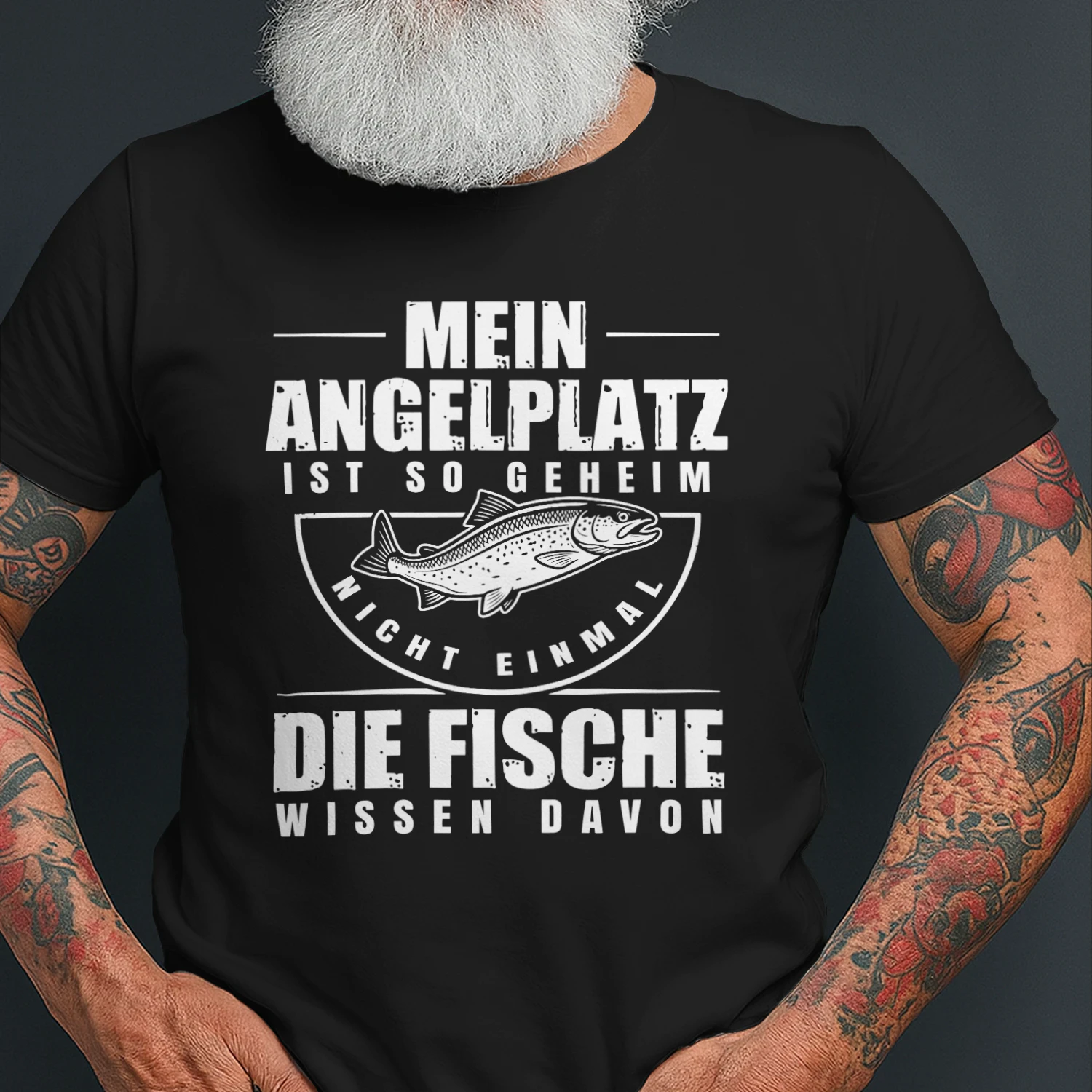 Lustiges Angler T-Shirt – Mein Angelplatz Ist So Geheim, Nicht Einmal Die Fische Wissen Davon