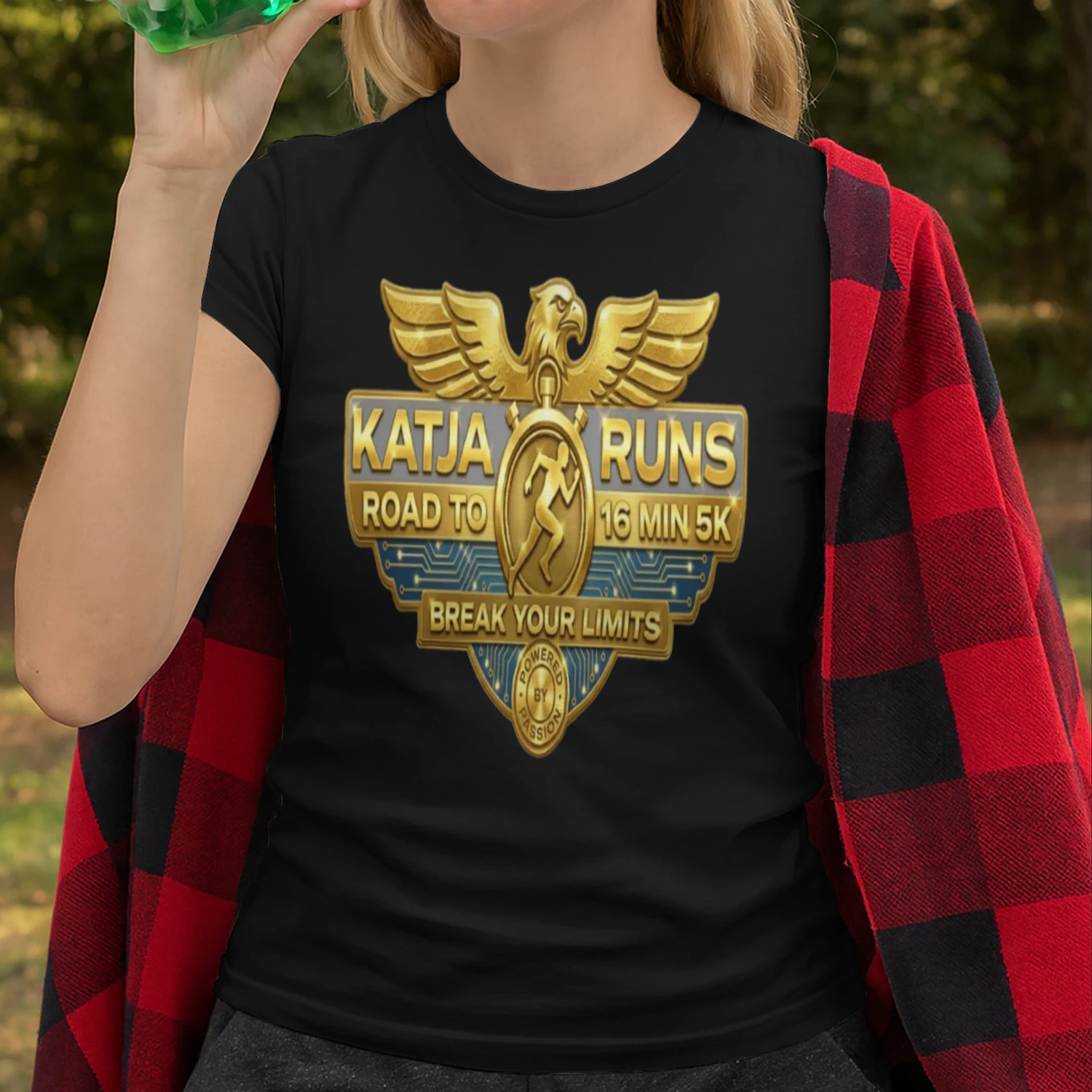Aura – Katja Runs Gold Performance Graphic Tee