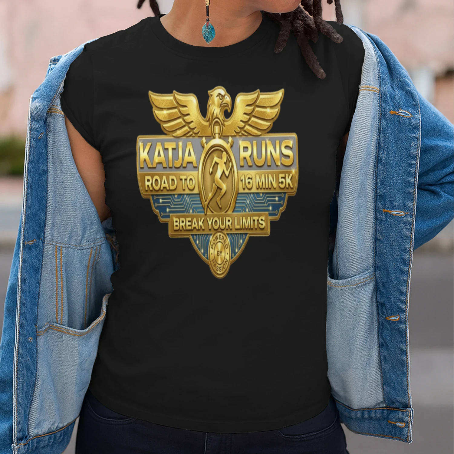 Aura – Katja Runs Gold Performance Graphic Tee